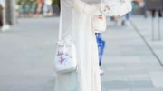唐装舞蹈小姐姐,翩翩佳人演绎传统之美