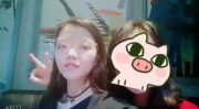 小姐姐用手机挡脸照片,探寻她的美丽面纱